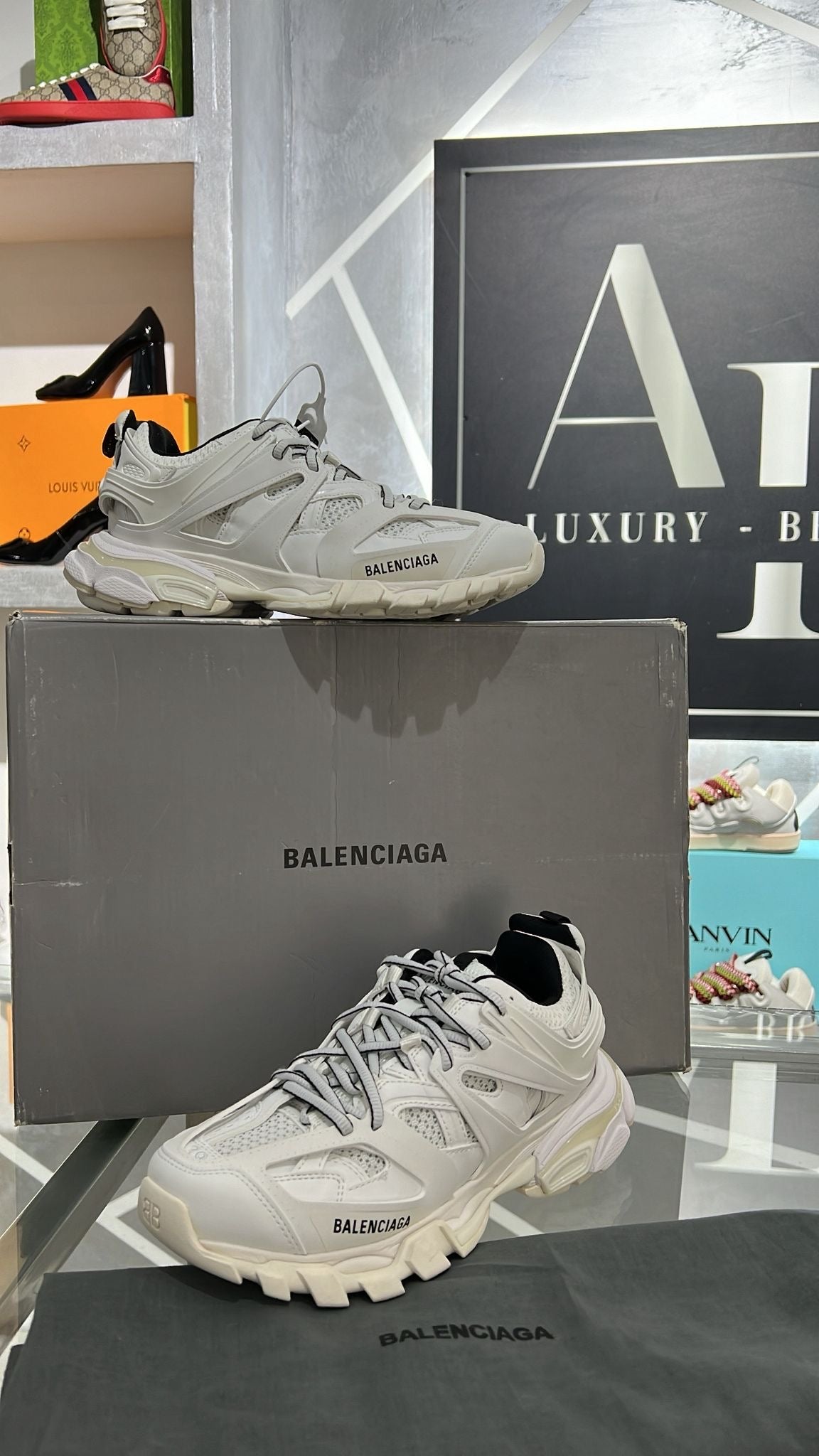BALENCIAGA TRACK